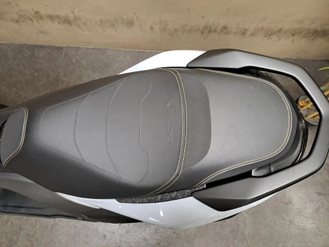 Yamaha NMAX Tech MAX CERAMIC GREY