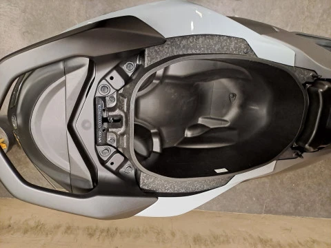 Yamaha NMAX Tech MAX CERAMIC GREY