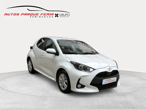 Toyota Yaris 1.5 120H Business Plus