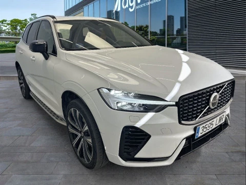 Volvo XC60 2.0 T6 AWD Recharge R-Design Auto