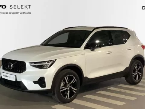 Volvo XC40 2.0 B3 G Plus Dark Auto