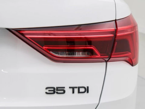 Audi Q3 2.0 35 TDI S TRONIC BLACK LINE 150 5P