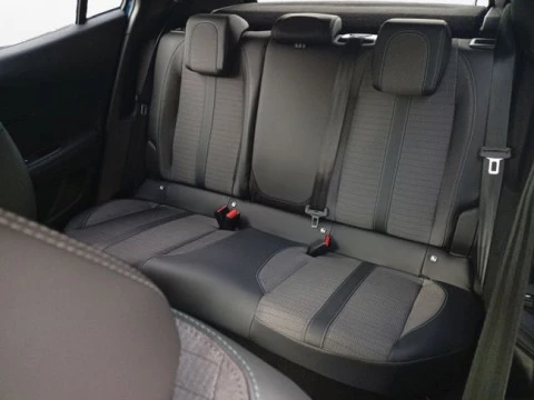 Peugeot 2008 Allure BlueHDI 130 S&S EAT8