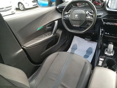 Peugeot 2008 Allure BlueHDI 130 S&S EAT8