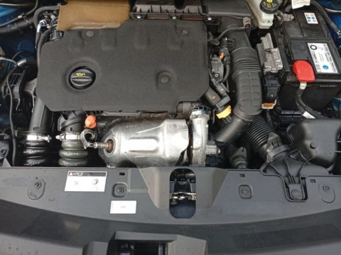 Peugeot 2008 Allure BlueHDI 130 S&S EAT8