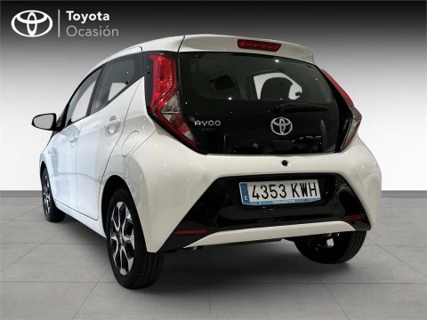 Toyota Aygo 5P x-play 70 Manual