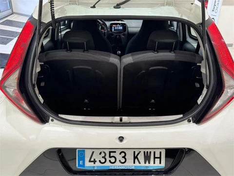 Toyota Aygo 5P x-play 70 Manual