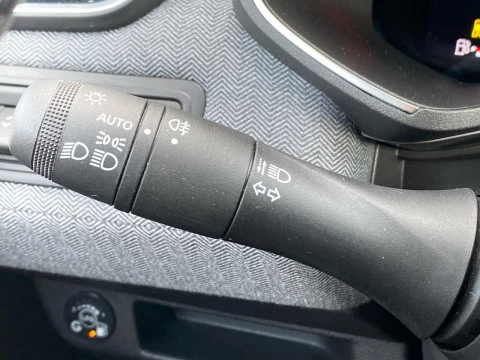 Renault Clio techno Eco-G 100cv (74kW)