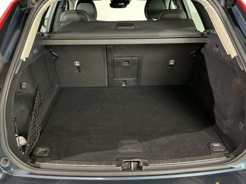 Volvo XC60 2.0 B4 D Essential Auto