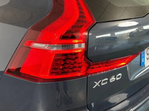 Volvo XC60 2.0 B4 D Essential Auto