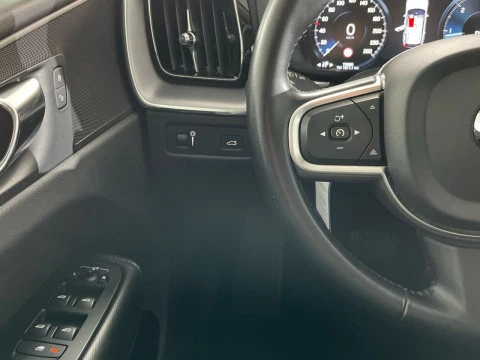 Volvo XC60 2.0 B4 D Essential Auto