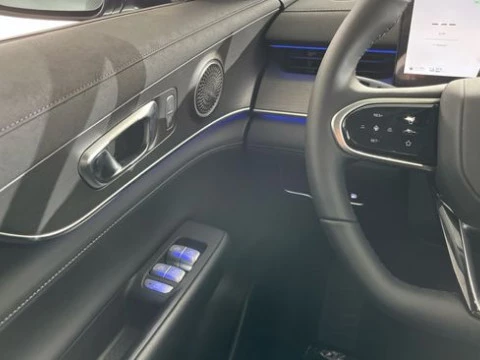 EBRO S800 1.5 TGDI PHEV Premium E-CVT