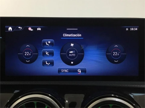 Mercedes-Benz CLA 200 D DCT