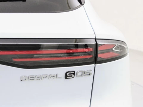 CHANGAN DEEPAL S05 EV BEV 69KWH MAX AUTO RWD 272 5P