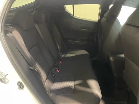 Toyota C-HR 5P Advance 180H e-CVT