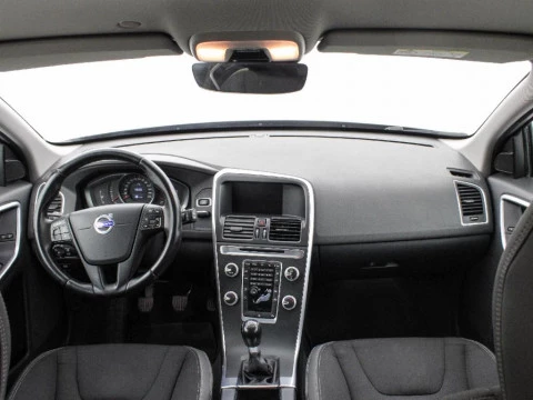 Volvo XC60 2.0 D3 MOMENTUM 136 5P