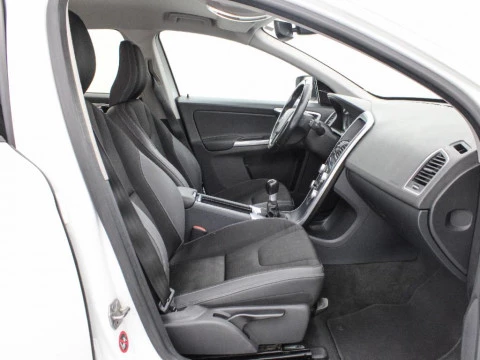 Volvo XC60 2.0 D3 MOMENTUM 136 5P