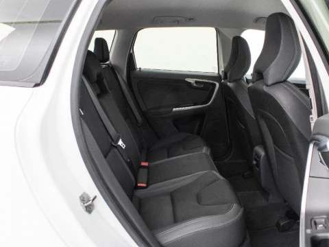 Volvo XC60 2.0 D3 MOMENTUM 136 5P