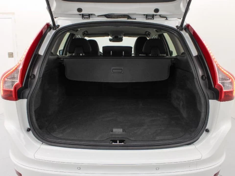 Volvo XC60 2.0 D3 MOMENTUM 136 5P