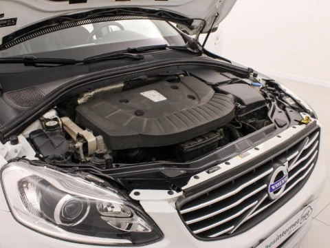 Volvo XC60 2.0 D3 MOMENTUM 136 5P
