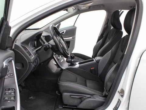 Volvo XC60 2.0 D3 MOMENTUM 136 5P