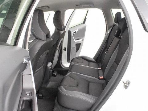 Volvo XC60 2.0 D3 MOMENTUM 136 5P