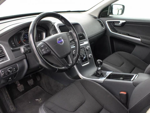 Volvo XC60 2.0 D3 MOMENTUM 136 5P