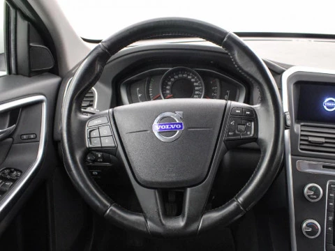 Volvo XC60 2.0 D3 MOMENTUM 136 5P