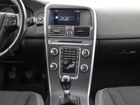 Volvo XC60 2.0 D3 MOMENTUM 136 5P