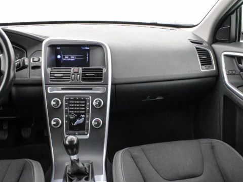 Volvo XC60 2.0 D3 MOMENTUM 136 5P