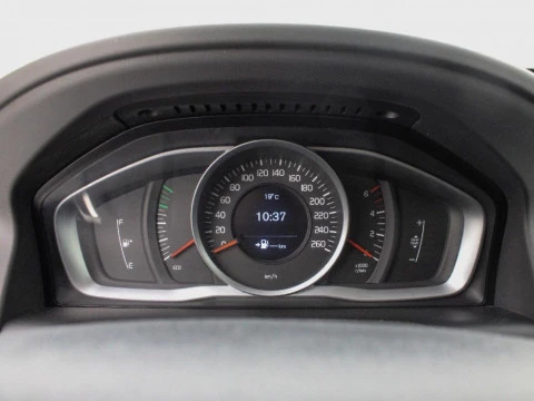 Volvo XC60 2.0 D3 MOMENTUM 136 5P