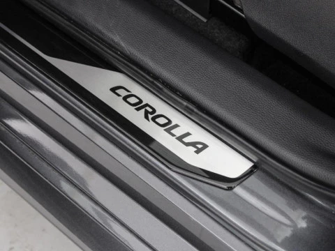 Toyota Corolla 1.8 HYBRID ACTIVE PLUS E-CVT 140 5P