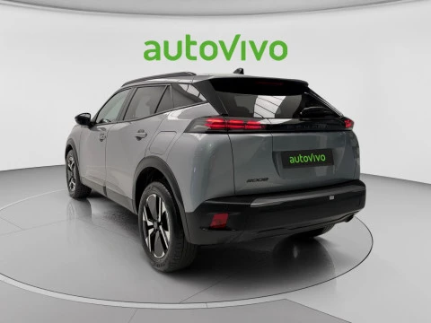 Peugeot 2008 Allure Gasolina 100 S&S 6 Vel. MAN