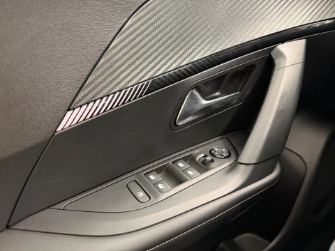 Peugeot 2008 Allure Gasolina 100 S&S 6 Vel. MAN