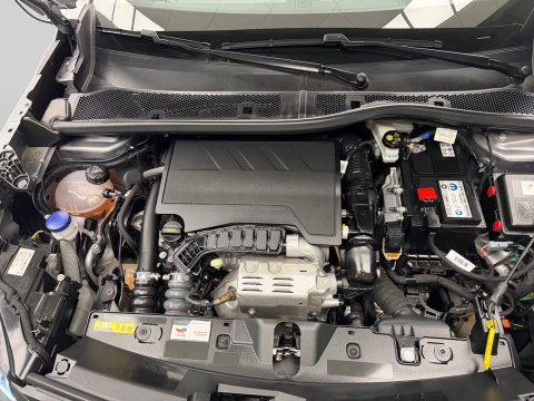 Peugeot 2008 Allure Gasolina 100 S&S 6 Vel. MAN