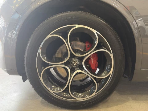 Alfa Romeo Stelvio 2.0 Gasolina Veloce Q4 206 kW (280 CV)