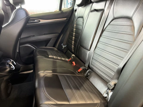 Alfa Romeo Stelvio 2.0 Gasolina Veloce Q4 206 kW (280 CV)