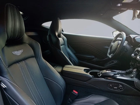 Aston Martin Vantage 4.0 V8