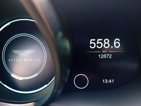 Aston Martin Vantage 4.0 V8