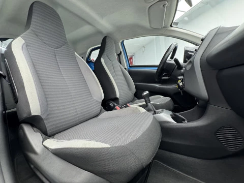 Toyota Aygo 1.0 70 x-play