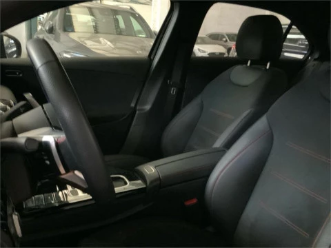 Mercedes-Benz Clase A 180 Sedán