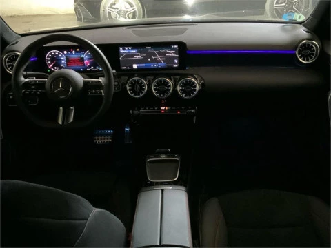 Mercedes-Benz Clase A 180 Sedán