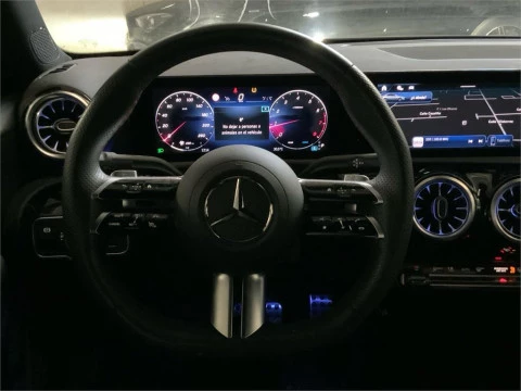 Mercedes-Benz Clase A 180 Sedán