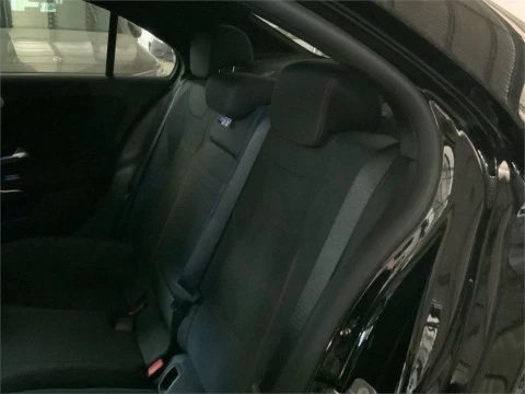 Mercedes-Benz Clase A 180 Sedán