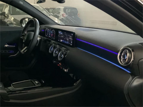 Mercedes-Benz Clase A 180 Sedán