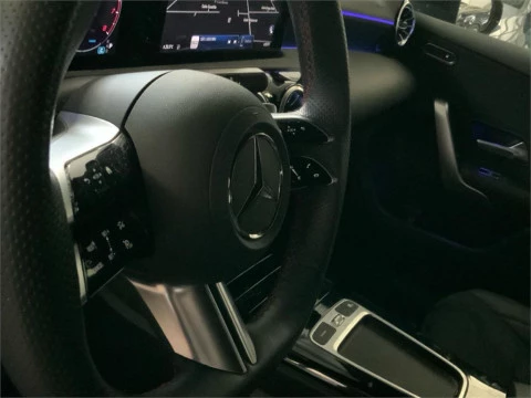 Mercedes-Benz Clase A 180 Sedán
