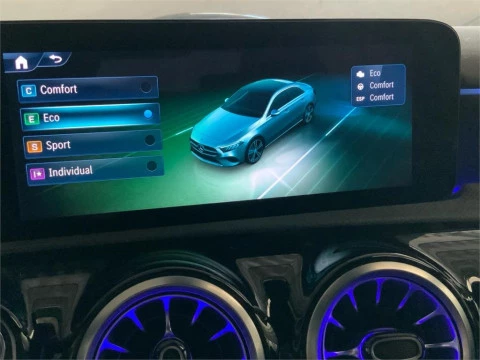 Mercedes-Benz Clase A 180 Sedán