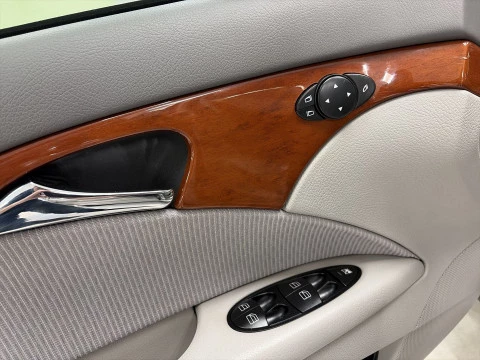 Mercedes-Benz Clase E E 200 K Classic 135 kW (183 CV)