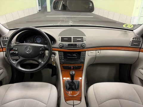 Mercedes-Benz Clase E E 200 K Classic 135 kW (183 CV)
