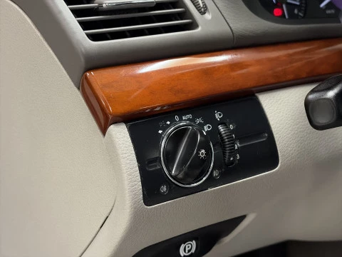 Mercedes-Benz Clase E E 200 K Classic 135 kW (183 CV)